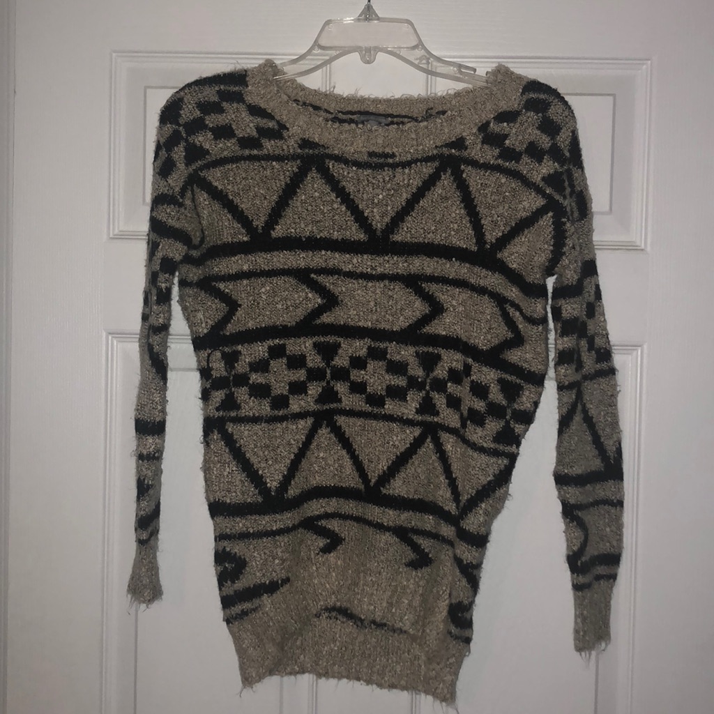 Triangle Patterned Cable Knit Sweater